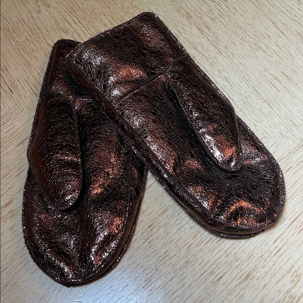 Wonderly Metallic Mittens